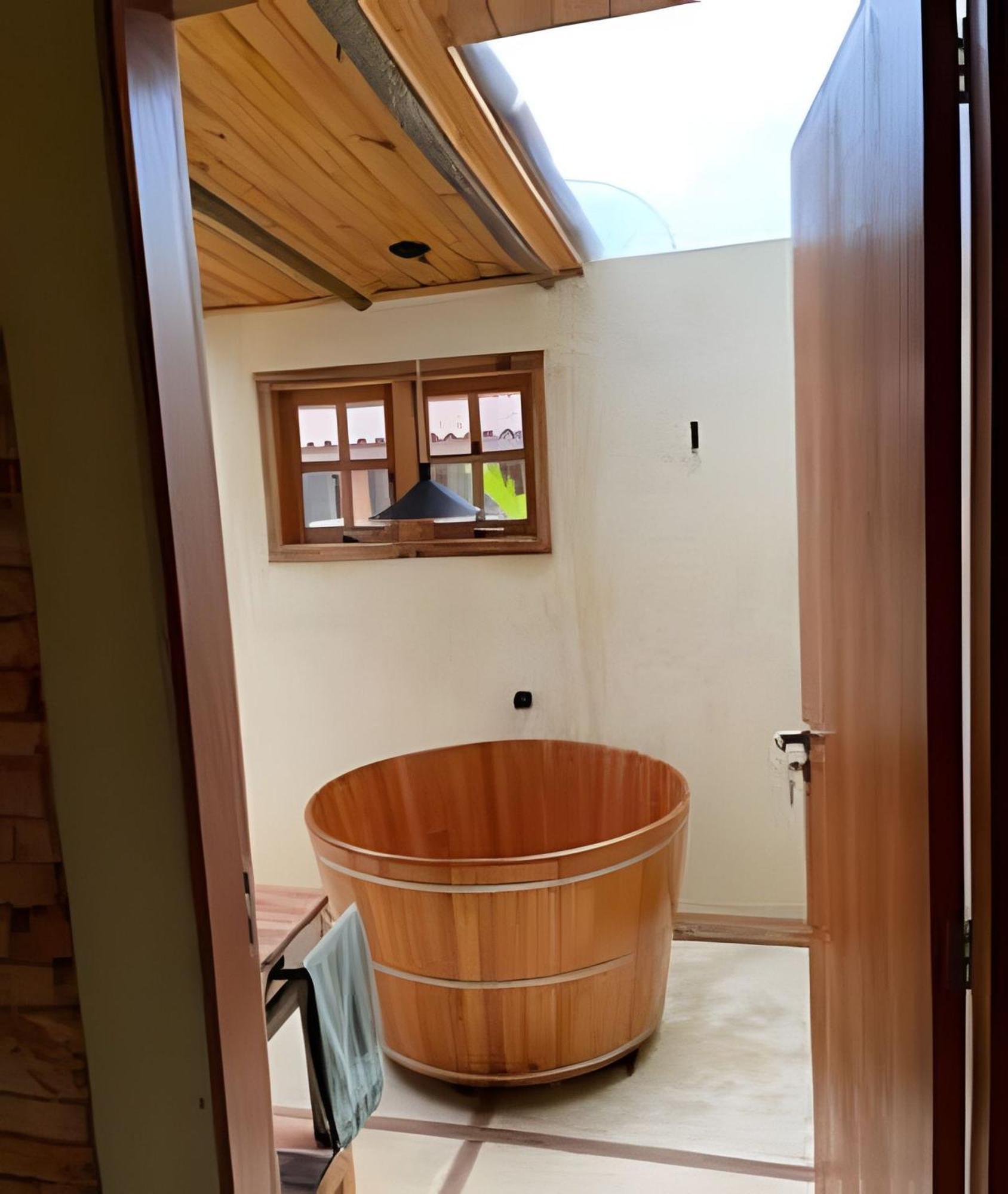 Sitio Santo Antonio - Chale 1 Com Ofuro Guest House Atibaia Bagian luar foto